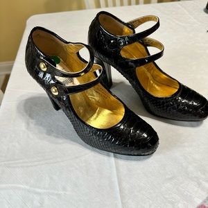 Brand New Never used Coach black Size 7.5 Ladies